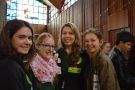 Der gemeinsame Gottesdienst macht die Herzen froh.